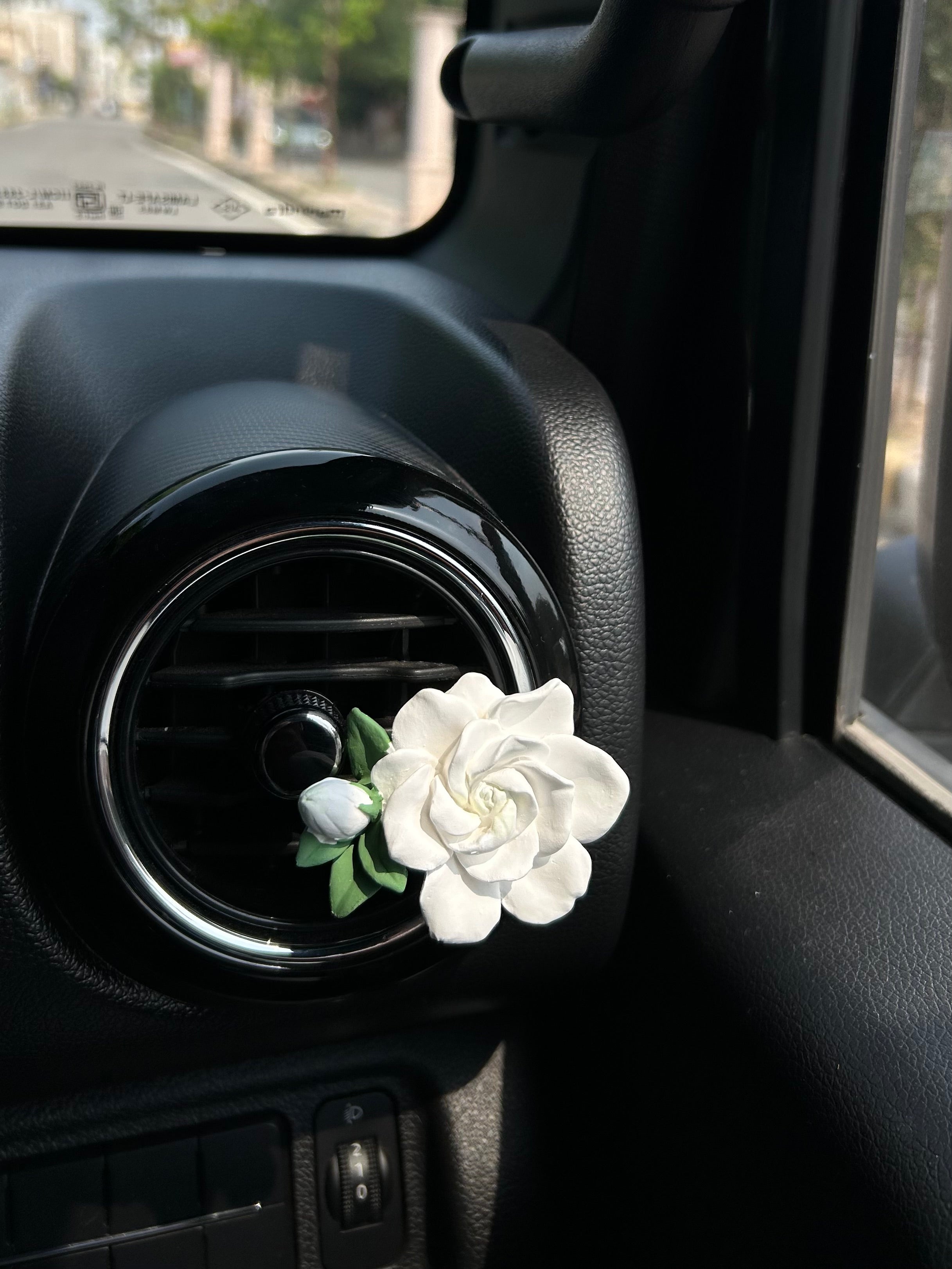 White Rose Car Air Freshener Clip For Ac Vent With Perfume Bottle 10ml(1 Pc)