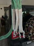 Tow belt with 2 shackles.